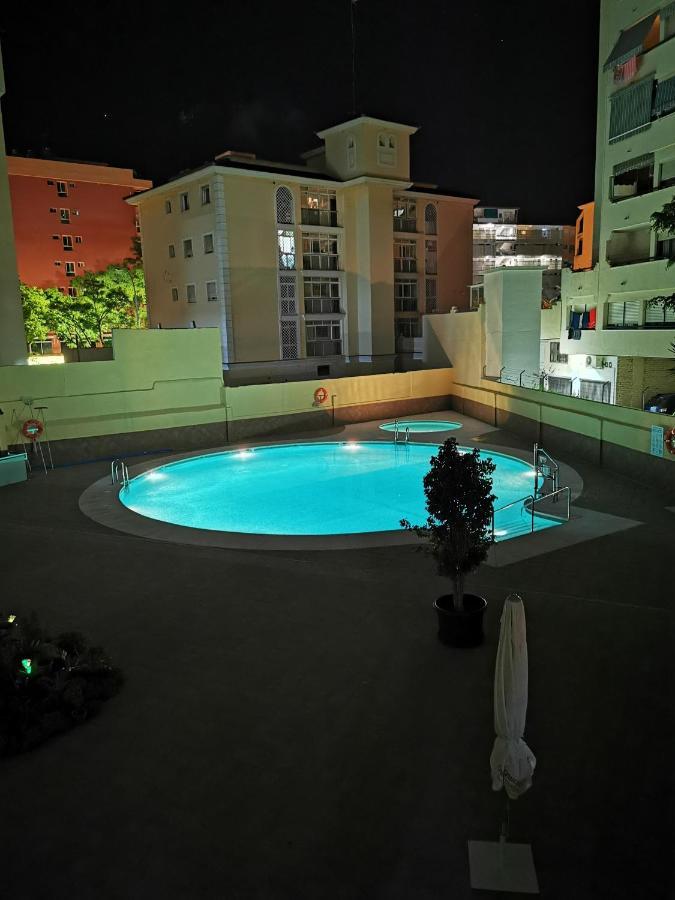 Blue Ocean Apartment ตอร์เรโมลิโนส ภายนอก รูปภาพ